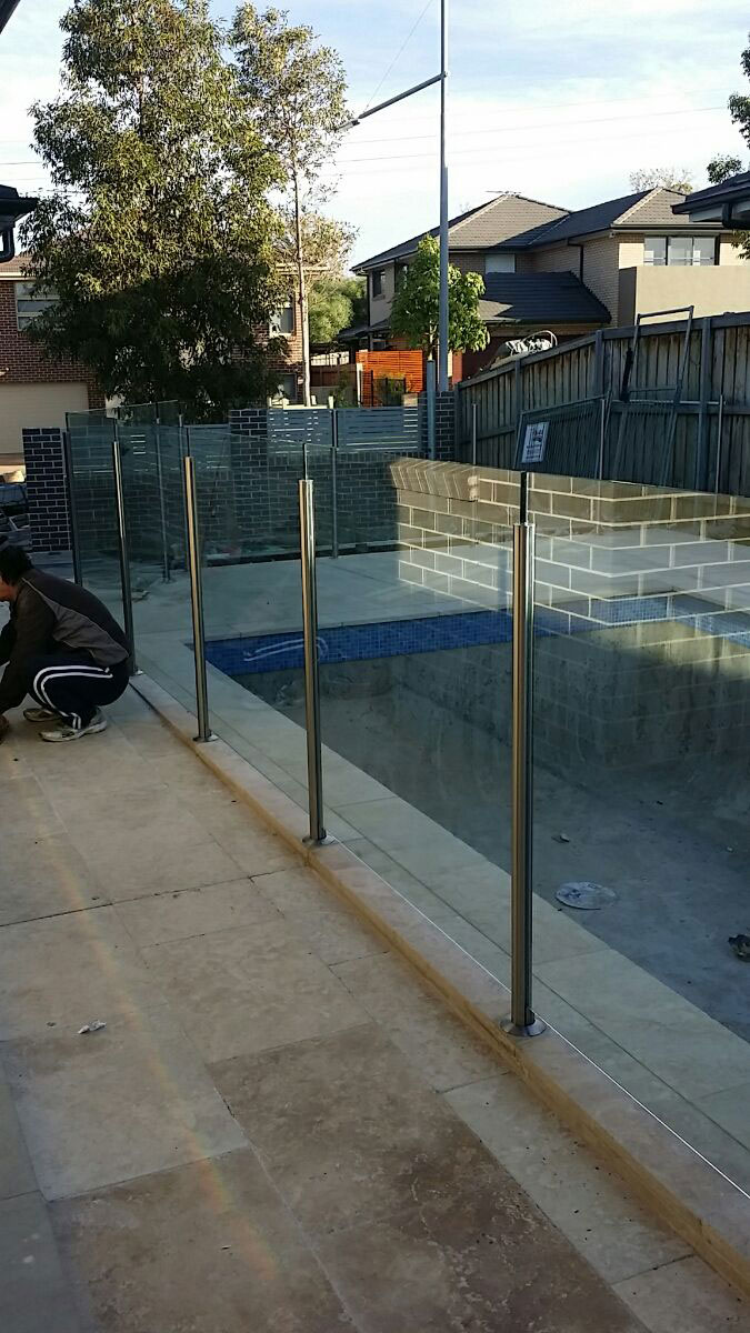 Some photos of the construction Stainless steel balustrade and Colorbond fence