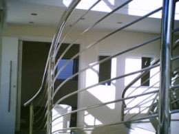 The advantage and disadvantage of stainless steel balustrading